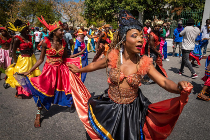 Haití intenta olvidar por unos días la crisis y la violencia y se ha echado a las calles para bailar a ritmo de carnaval, unas fiestas que este martes llegan a su fin en Puerto Príncipe.