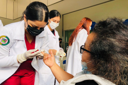 Imagen de una campaña de prevención de diabetes en el Hospital Verdi Cevallos, de Portoviejo.