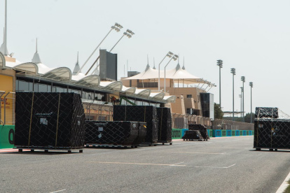 El material de los equipos llegó este miércoles 22 a las inmediaciones de la pista Sakhir.