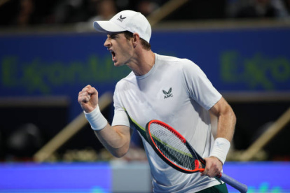 Andy Murray sigue en alza. Ahora fue con Zverev 7-6 2-6 7-5 .