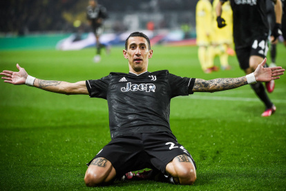 Ángel Di María se despachó con tres goles y otorgó el pase a su equipo, Juventus, hacia los octavos de final de la Europa League.