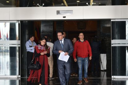 Villavicencio y Sofía Sánchez, de Pachakutik, son parte de este frente parlamentario.