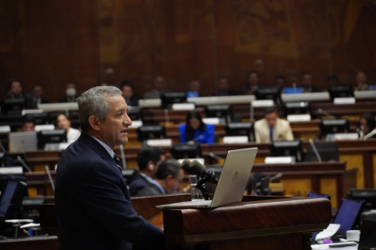 Interpelación. Vehemente y articulado, Patricio Carrillo ejerció durante poco más de dos horas su derecho a la defensa en el salón del Pleno.
