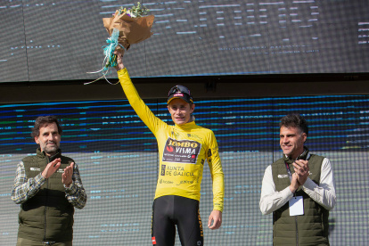 Jonas Vingegaard se impuso en la segunda etapa y es el nuevo líder de la ronda gallega.