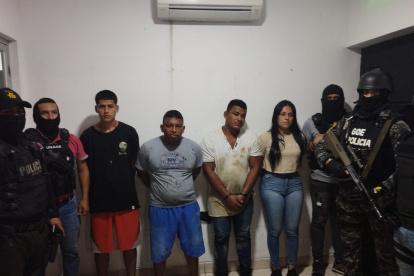 Naranjito. Las cuatro personas que fueron detenidas tras operativo.