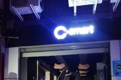 Babahoyo. Con las puertas abiertas: así encontró el local la policía.