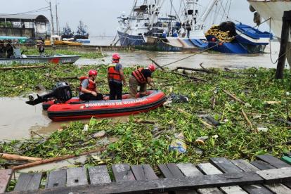 El fallecido vestía pantalón verde aceituna y camiseta negra.