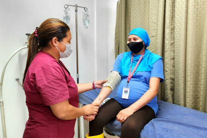 Control. Los chequeos médicos son importantes durante la gestación.