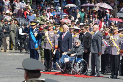 El primer mandatario ingresó acompañado de otros altos mandos.
