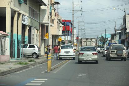 En Capitán Nájera y la Novena se invade el carril de la ciclovía.