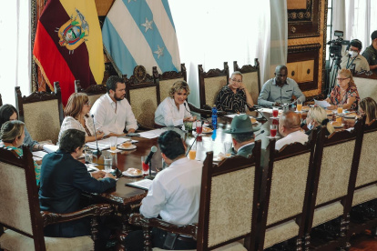 Sesión. El Concejo Cantonal aprobó la ordenanza relacionada con la tarjeta única el 13 de abril del 2022.