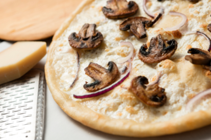 La pizza blanca es la novedad en restaurantes italianos de Reino Unido.