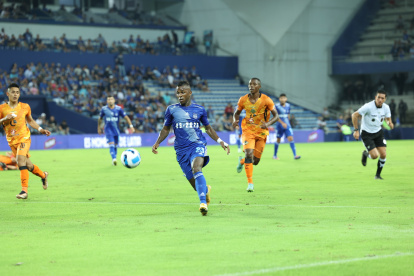 Miller Bolaños fue autor del segundo gol, con el que Emelec se impuso (2-0) a Libertad, en el arranque de la LigaPro.