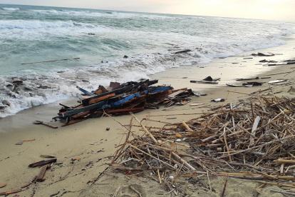 Las operaciones de búsqueda están a cargo de la Capitanía de Puerto y de la Guardia de Finanza