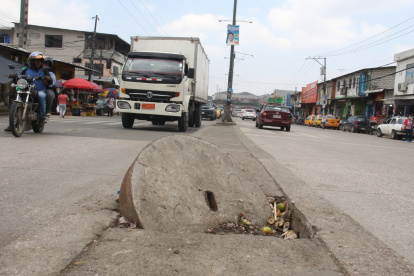 El problema se presenta en la avenida Casuarina, a pocos metros de un UPC.