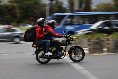 Dudoso. La circulación de dos personas para realizar una entrega genera sospecha.