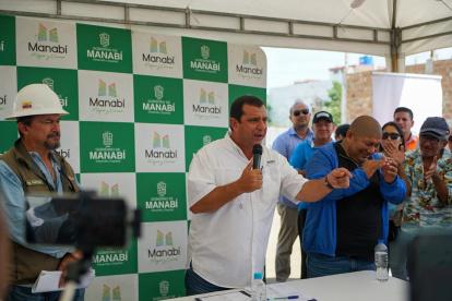 El prefecto de Manabí, Leonardo Orlando, en una actividad pública.