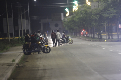 Punto de encuentro. Todos los jueves por la noche, a partir de las 23:00, los motorizados se aglomeran en distintos puntos del Gran Guayaquil para realizar su recorrido.
