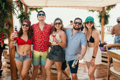 Fernanda Erazo, Édgar Zambrano, Abigail de Santiago, Eduardo de Santiago y Carla Peña.