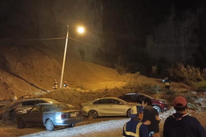Miembros del Cuerpo de Bomberos acudieron al sitio.