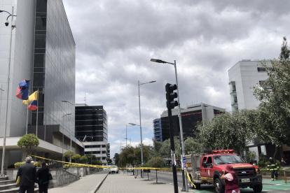 Quito. El Complejo Judicial Norte fue evacuado y se acordonó la avenida Amazonas, en el sentido norte-sur.