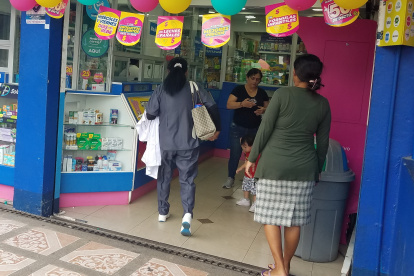 El Plan Medicina Cerca implica retirar en farmacias privadas los medicamentos que son recetados en los hospitales públicos.