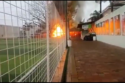 Un incendio se registró en una de las instalaciones del complejo de Orense.