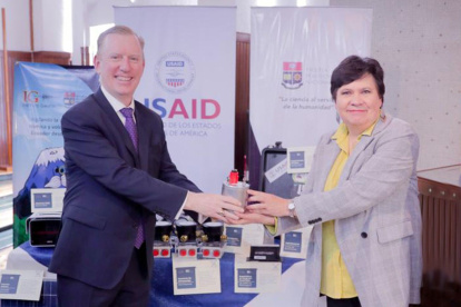 Soporte. La Embajada de Estados Unidos donó equipos para vigilar el Cototaxi.