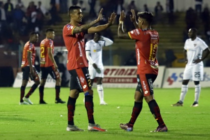 Deportivo Cuenca inició la LigaPro 2023 con un triunfo ante Liga de Quito.