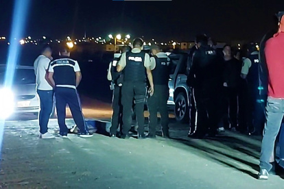 Los cuerpos de la pareja asesinada quedaron tendidos en una de las vías de la Península-