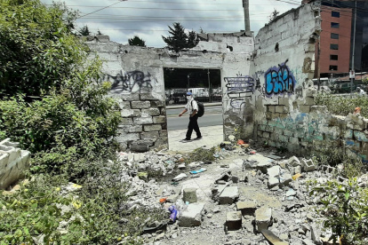Sigilo. El mal aspecto de estos lugares genera temor en los ciudadanos que muy poco circulan por sus frentes.