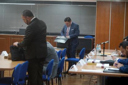 Diligencia. Defensores de los investigados llegaron a la Corte Nacional de Justicia para la audiencia respectiva.