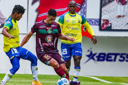 En el estadio de Echaleche, Mushuc Runa le ganó 2-1 a Gualaceo.