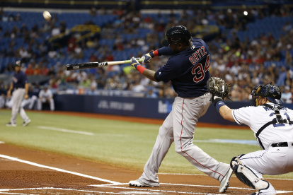 David Ortiz, beisbolista retirado pero emblema de los Medias Rojas, asesorará el trabajo de Rafael para la temporada.