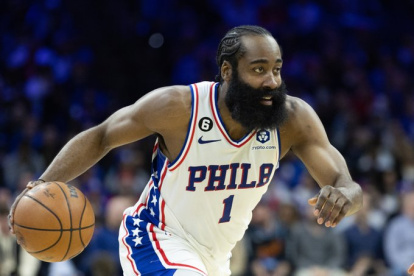 James Harden fue  el máximo anotador con 38 puntos.