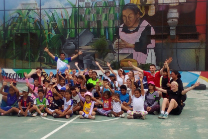El grupo de niños que inició la nueva temporada de vacacionales.