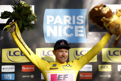 Magnus Cort celebra como líder de la general de la tercera etapa.