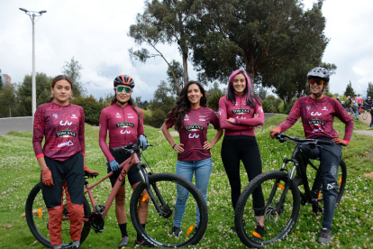 El flamante equipo MEB LIV - Toscana cuenta con representantes en enduro, cross country, bicicross y ruta. Busca inspirar a más mujeres para que se sumen a la práctica de esta disciplina deportiva.