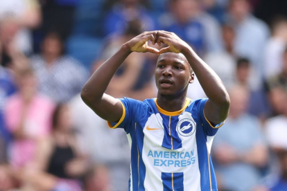 El futbolista ecuatoriano finalmente se quedó en Inglaterra.