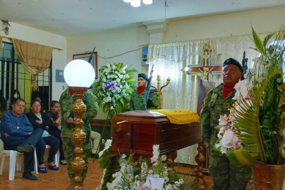 Velatorio. En La Libertad se cumplieron las honras fúnebres al militar.
