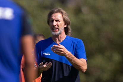 El tecnico Ricardo Gareca dirigió la primera práctica en su regreso a Vélez Sarsfield.