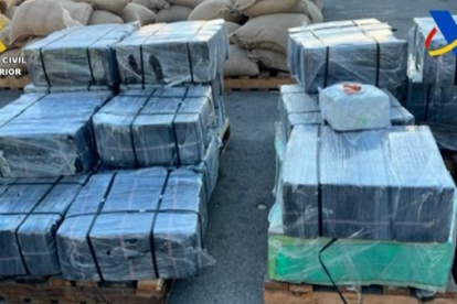 El pasado 05 de marzo se incautó en España, 2.5 toneladas de droga proveniente de Ecuador, se detuvo a 15 personas.