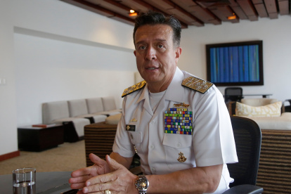 El comandante de la Armada de Colombia, almirante Francisco Cubides, habla con Efe durante la feria naval Colombiamar 2023, el 8 de marzo de 2023 en Cartagena de Indias (Colombia). EFE/Ricardo Maldonado Rozo