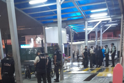 Personal de la Policía llegó a la casa asistencial.