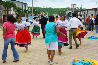 Actividad. Un grupo de jóvenes exhibe sus oficios en danza andina.