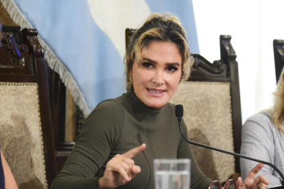 Funcionaria. Viteri presidió la sesión del Concejo Cantonal.