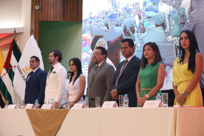 Encuentro. En Portoviejo, a donde acudió el jueves la Asamblea, se habrían achicado las distancias opositoras.