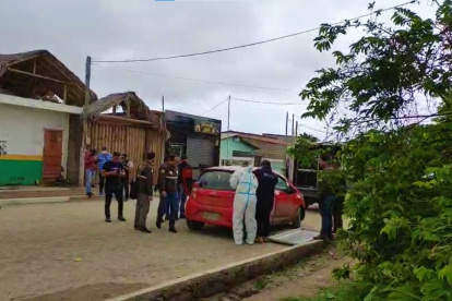 La Libertad. Agentes policiales acuden al sitio donde se dio el ataque.