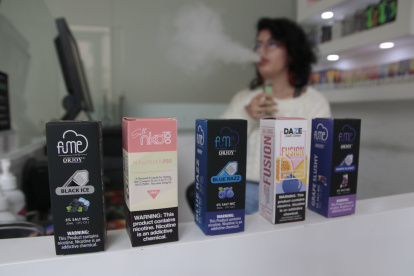 Tendencia. Entre los rubros que han incrementado sus compras, son los cigarrillos electrónicos descartables.