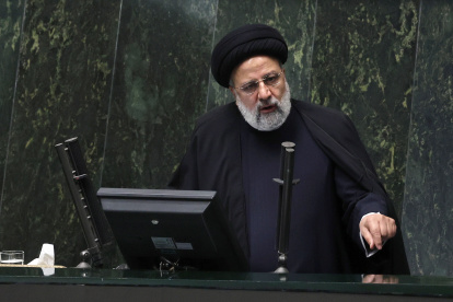 El presidente de Irán, Ebrahim Raisí, afirmó que el uso del velo islámico es una obligación legal.